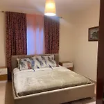 דירה Blossom Balcony טיראנה